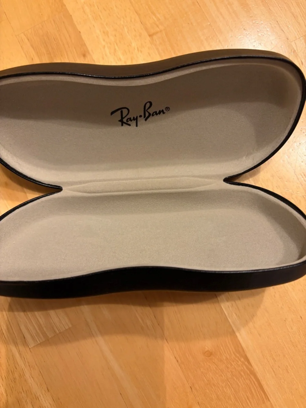 Ray-Ban Black Hard Shell Eyewear Case GUC very clean inside